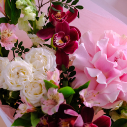 Нежный букет с французской розой и орхидеей #128 (готовый букет)