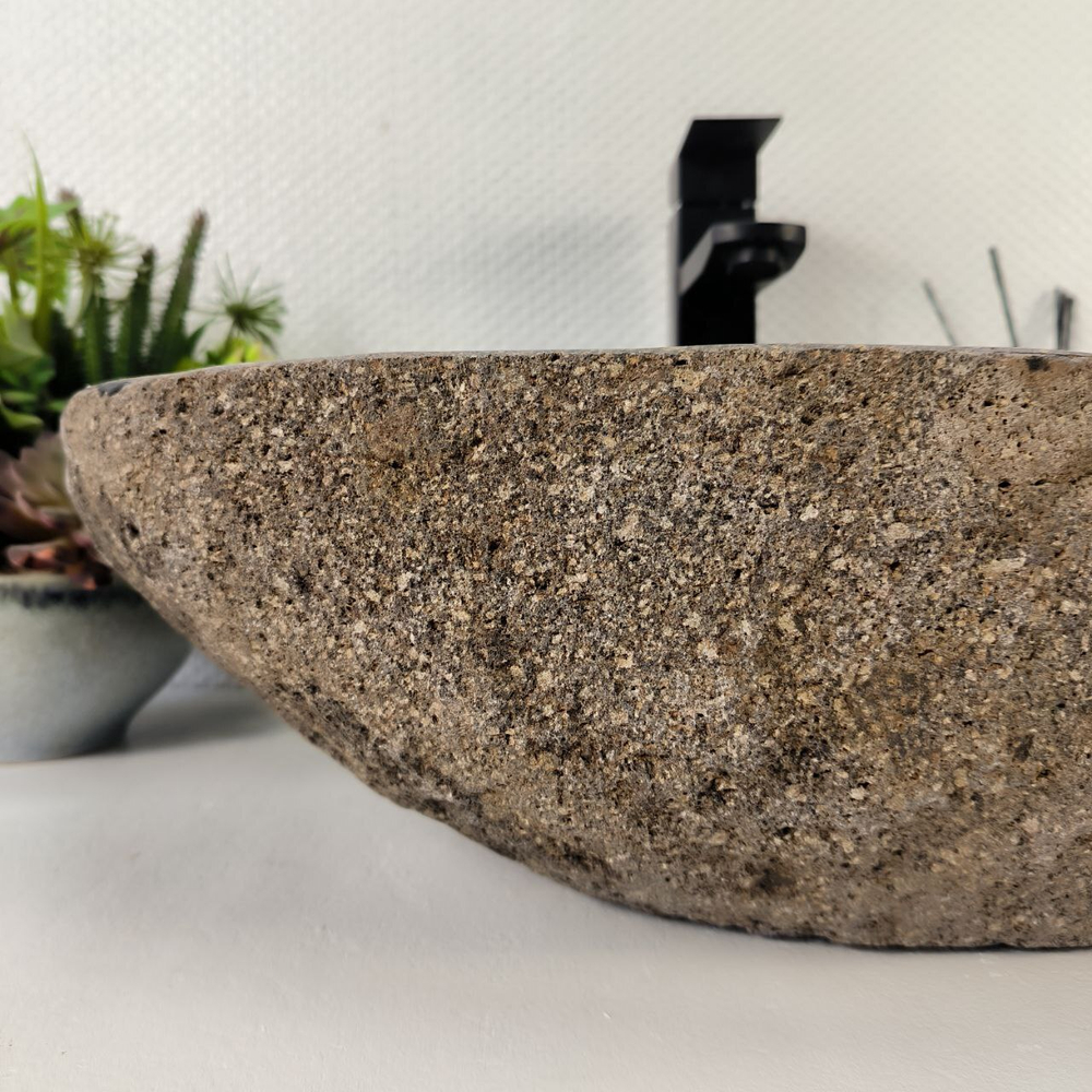 Раковина из речного камня RS-65138 49*33*15 0861