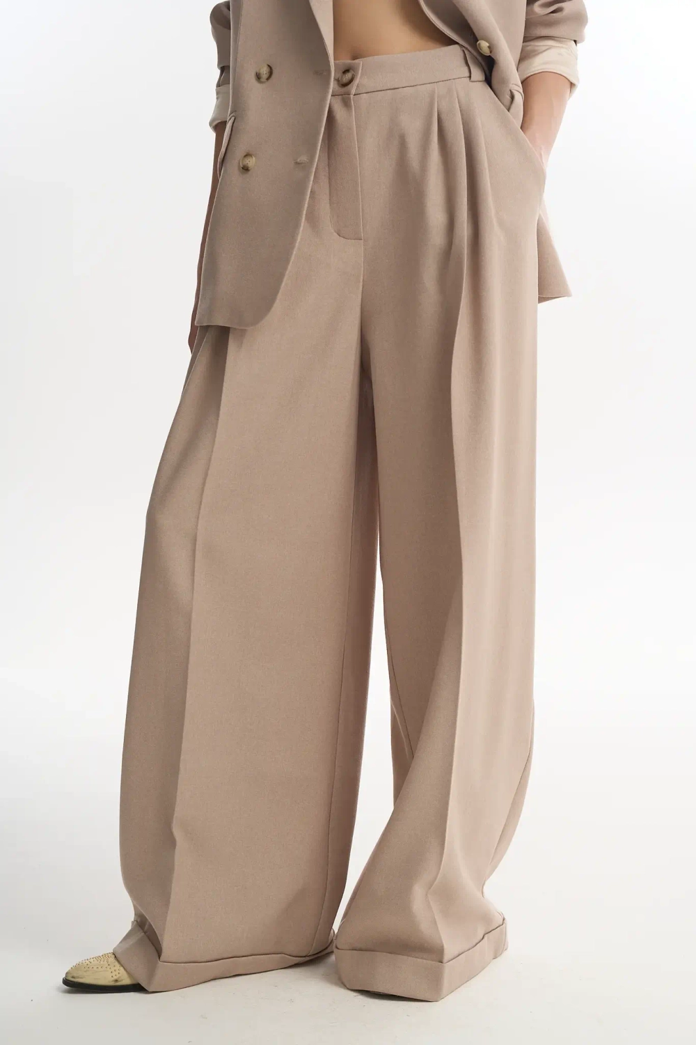 Брюки-палаццо со стрелками бежевые