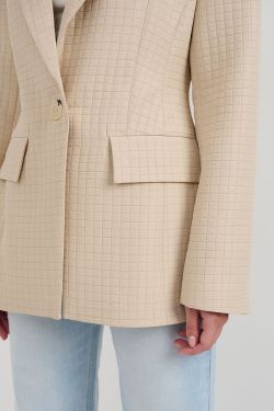 Приталенный жакет со стежкой бежевого цвета