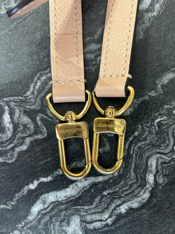 Сумка Louis Vuitton Pochette metis