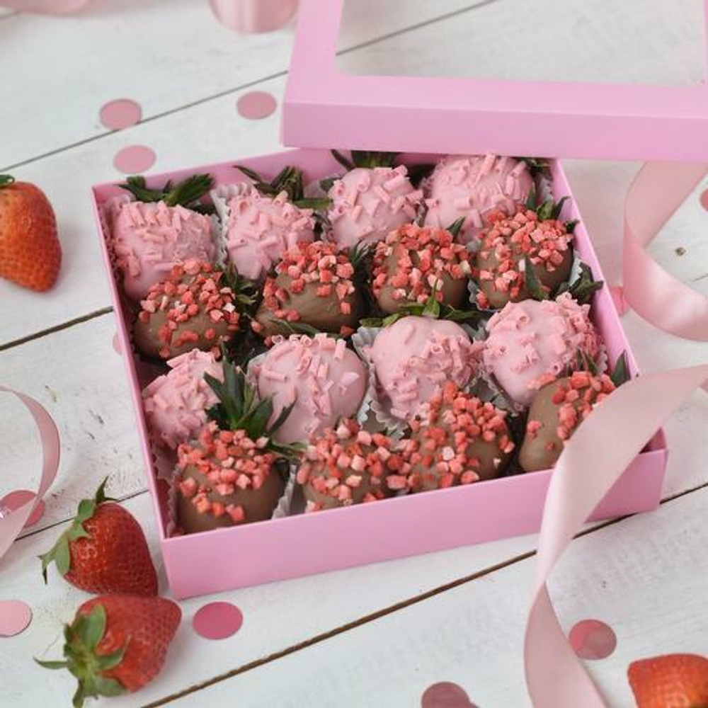 Набор клубники в шоколаде Pink Chocolate