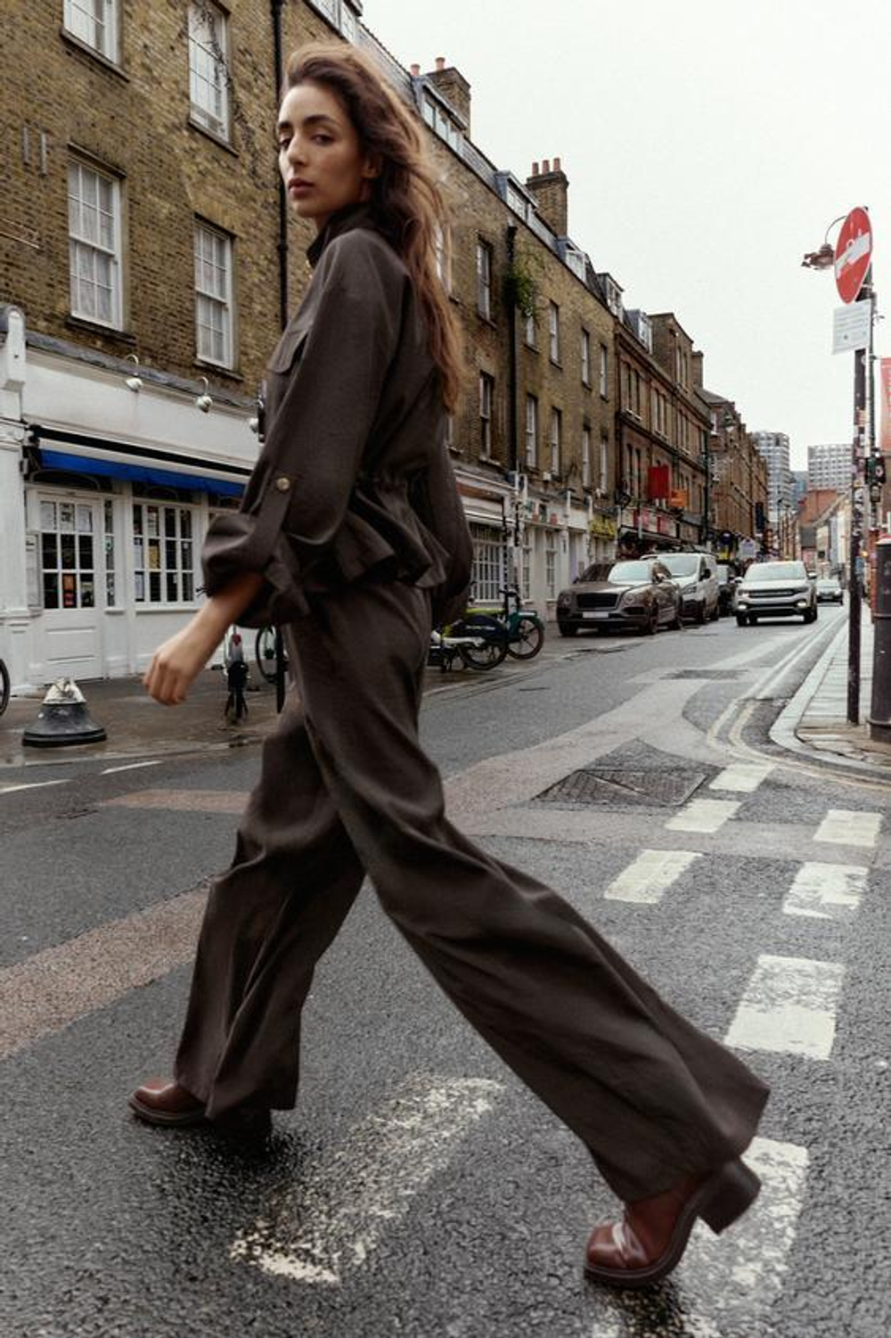 ZARA ШИРОКИЕ БРЮКИ С ЭЛАСТИЧНЫМ ПОЯСОМ, ТЕМНО-КОРИЧНЕВЫЙ