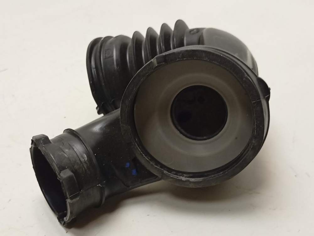 LS60840L кт54 Сливной патрубок для стиральной машины AEG 132680201 б/у