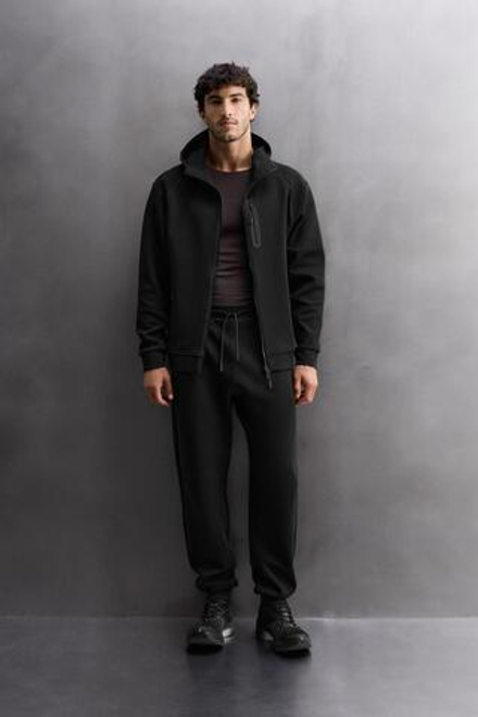ZARA ТЕХНИЧЕСКАЯ ТОЛСТОВКА НА МОЛНИИ С КАПЮШОНОМ, ЧЕРНЫЙ