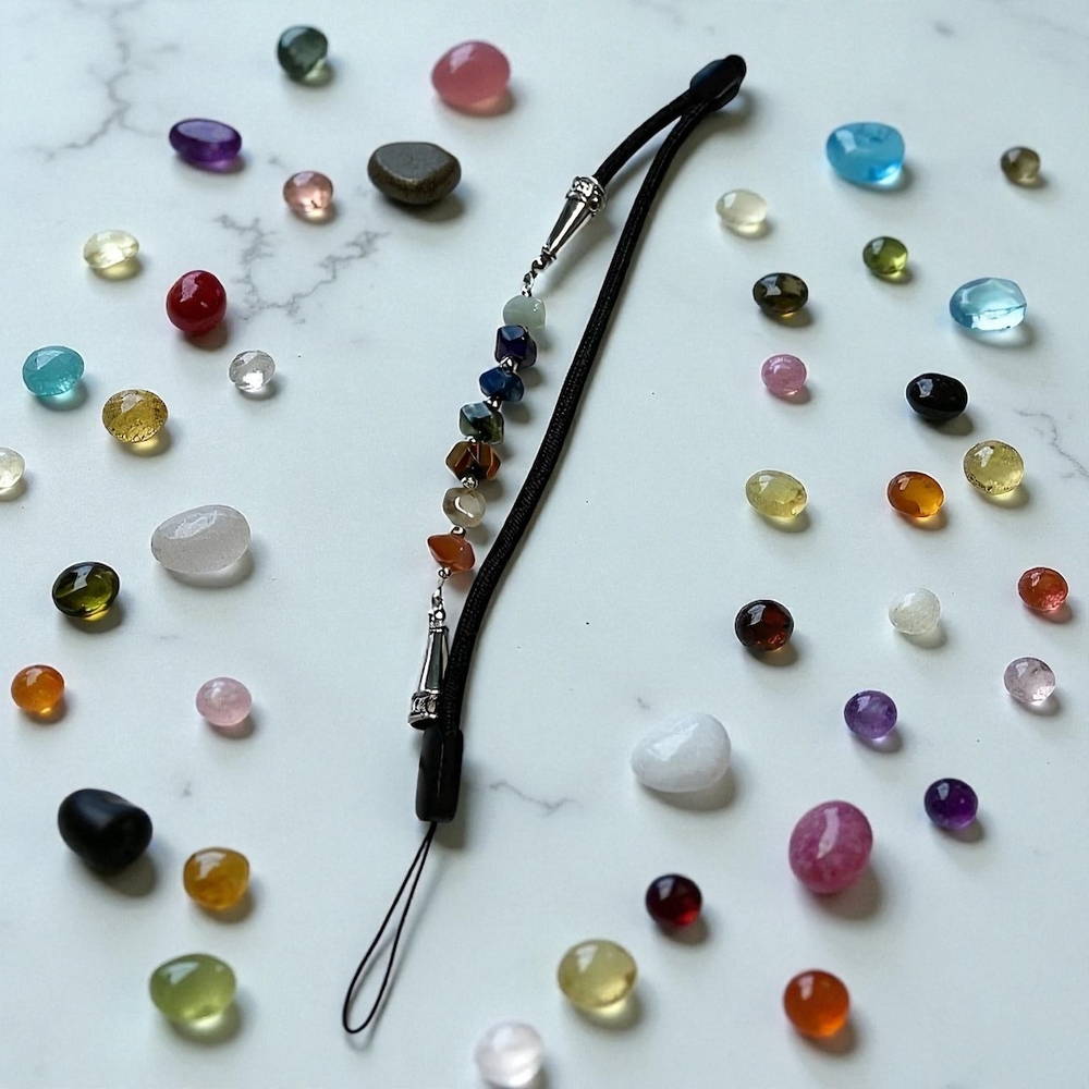 Шнурок для телефона. 7 чакр