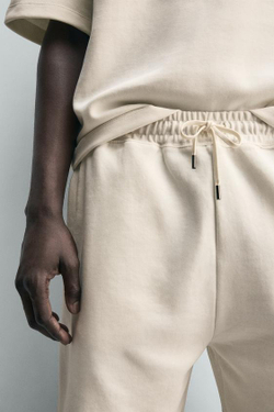 ZARA ШОРТЫ-ДЖОГГЕРЫ RELAXED FIT INTERLOCK, ЖЕЛТОВАТО-БЕЛЫЙ