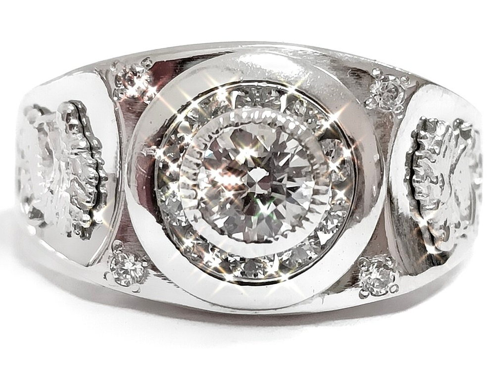 Ювелирное кольцо из серебра с фианитами