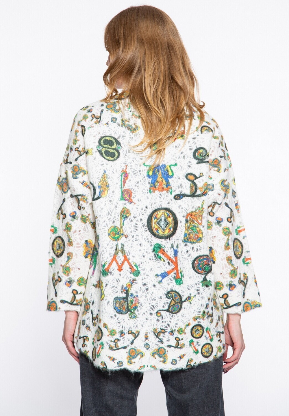 Шерстяной свитер "Буквицы", по мотивам средневековой Келлской книги, созданной кельтскими монахами примерно в 800 году