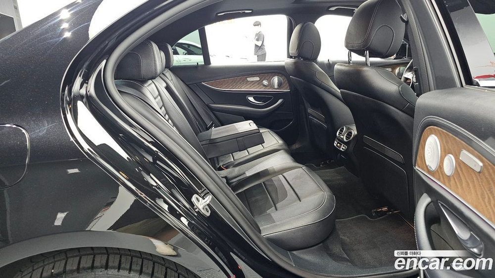 Mercedes-Benz E-Class W213 E300e 4MATIC Exclusive (01.2021)