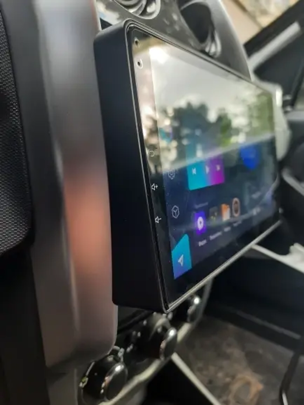 Магнитола для Renault Duster 1 2015-2020 (ШГУ овальное, рамка-накладка) - Teyes SPRO+ Android 10, ТОП процессор, 4-32 ГБ, 4G SIM-слот