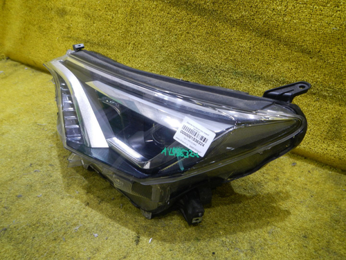 Фара левая Toyota Rav 4 CA40 (2015-2019) LED
