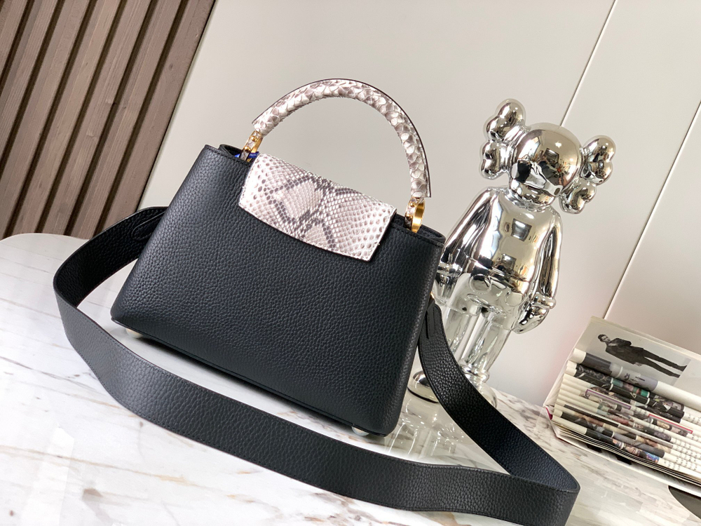 Louis Vuitton Capucines BB
