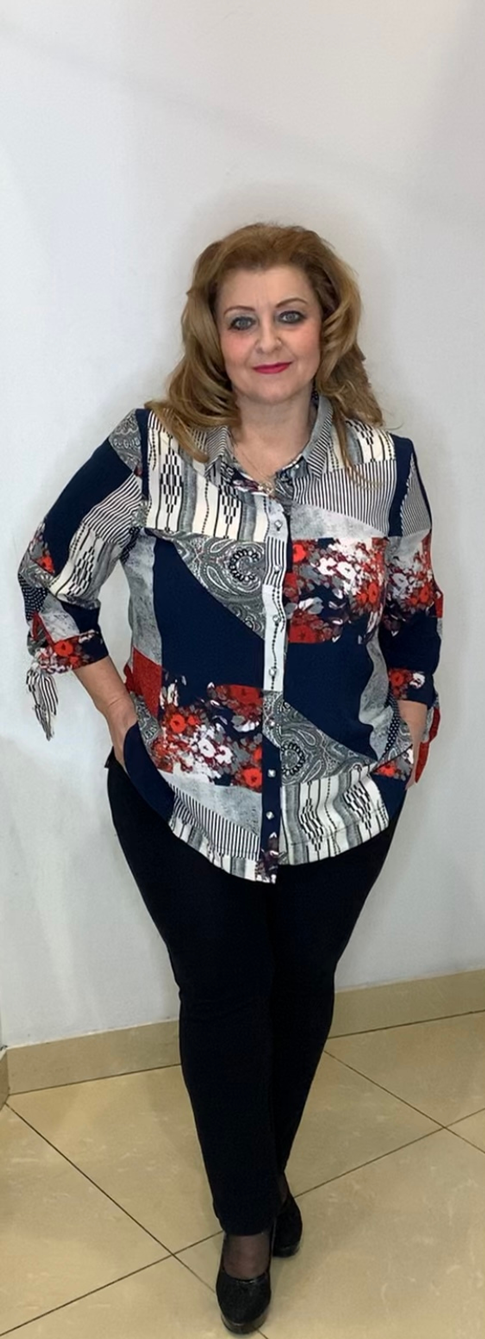 Цветная тонкая рубашка