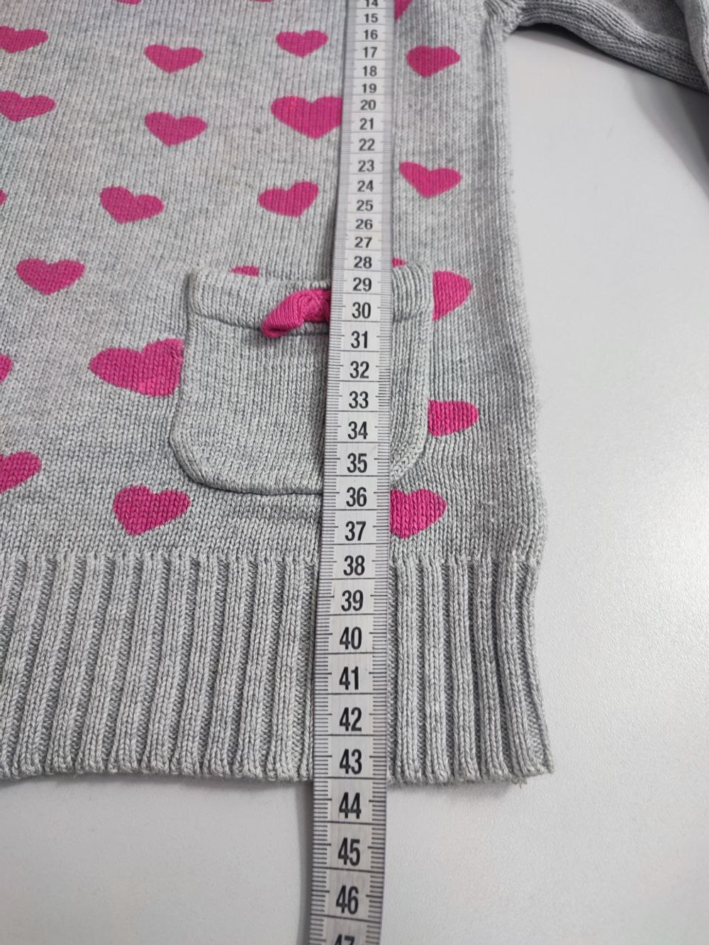 Джемпер H&M с сердечками на 6-7 лет