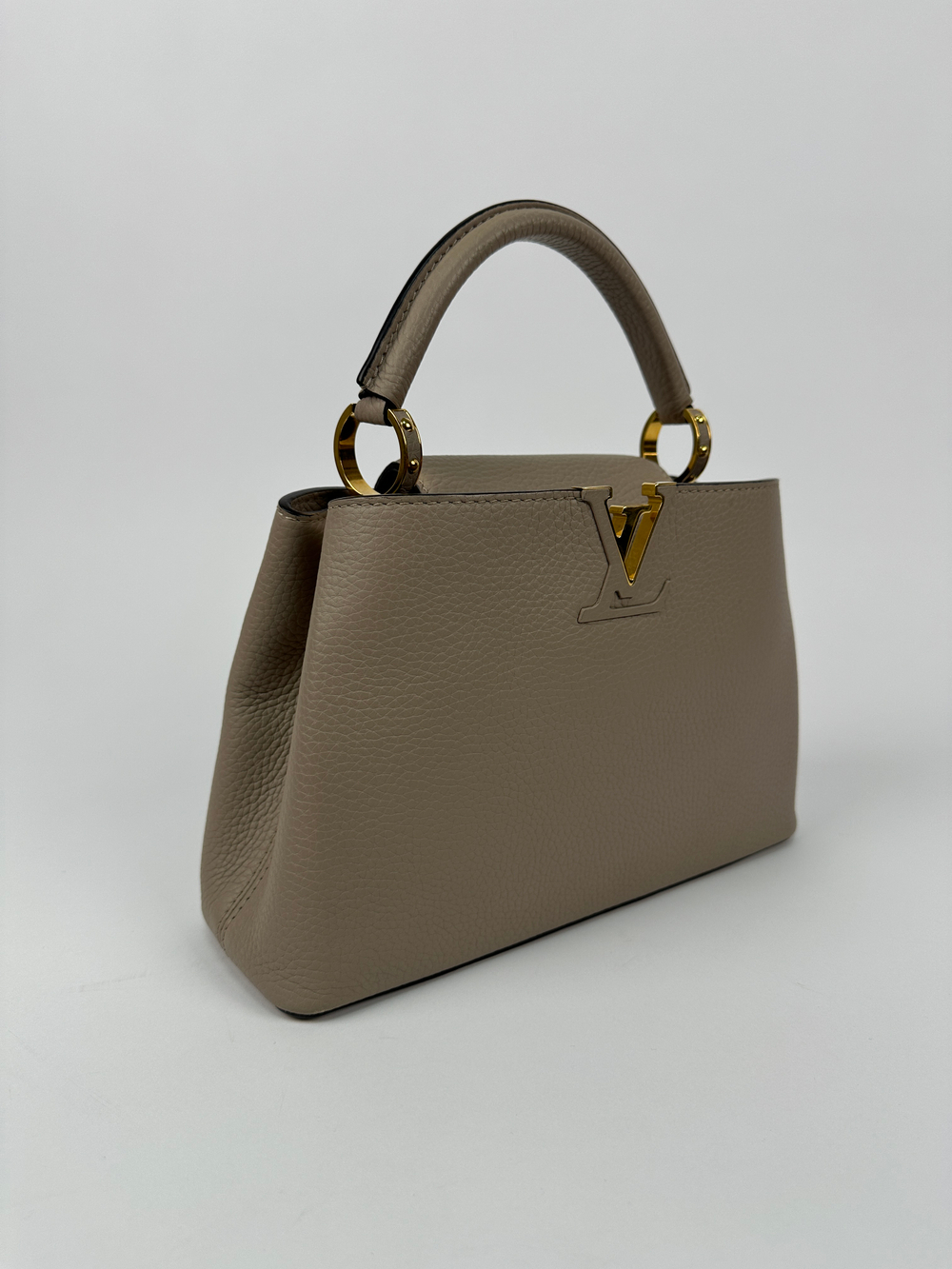 Сумка Louis Vuitton Capucines BB