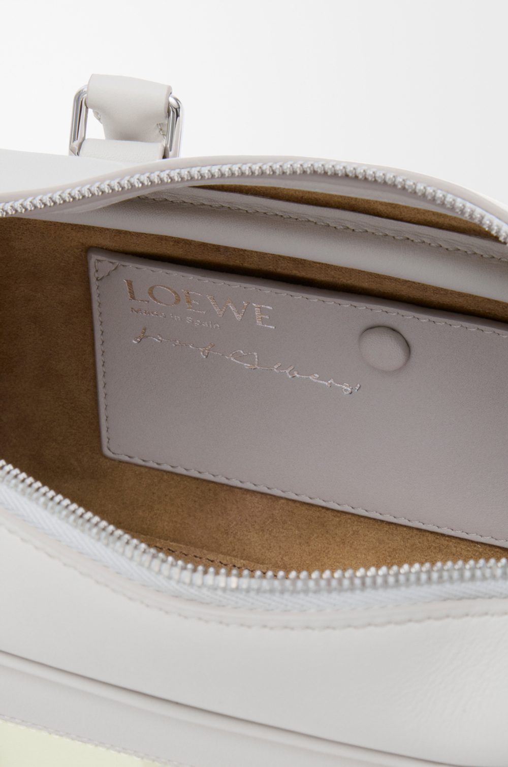 Loewe Укороченная сумка Amazona 23 из телячьей кожи наппа, серый/желтый