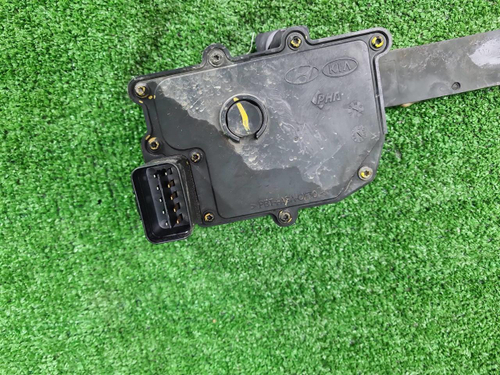 Датчик защиты пешеходов Kia Sorento 2 XM (12-21)