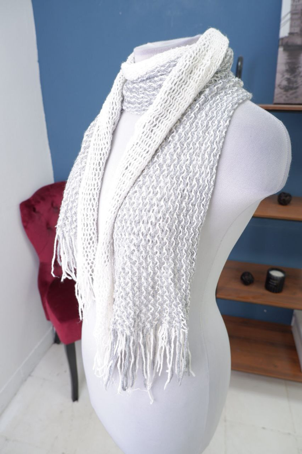 Шарф светлый шерстяной