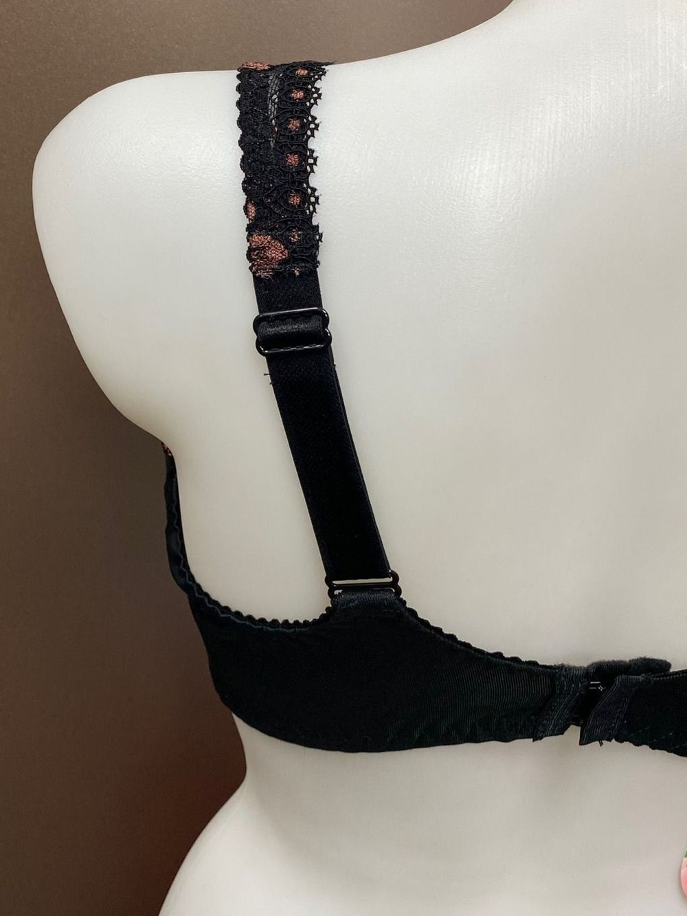 Бюстгальтер ортопедический для фиксации экзопротеза после мастэктомии 85D черный