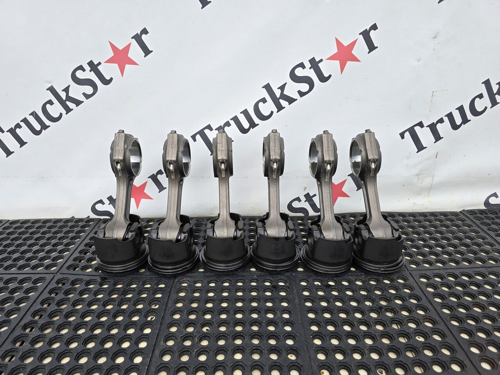 Комплект поршней с шатунами 2022г.