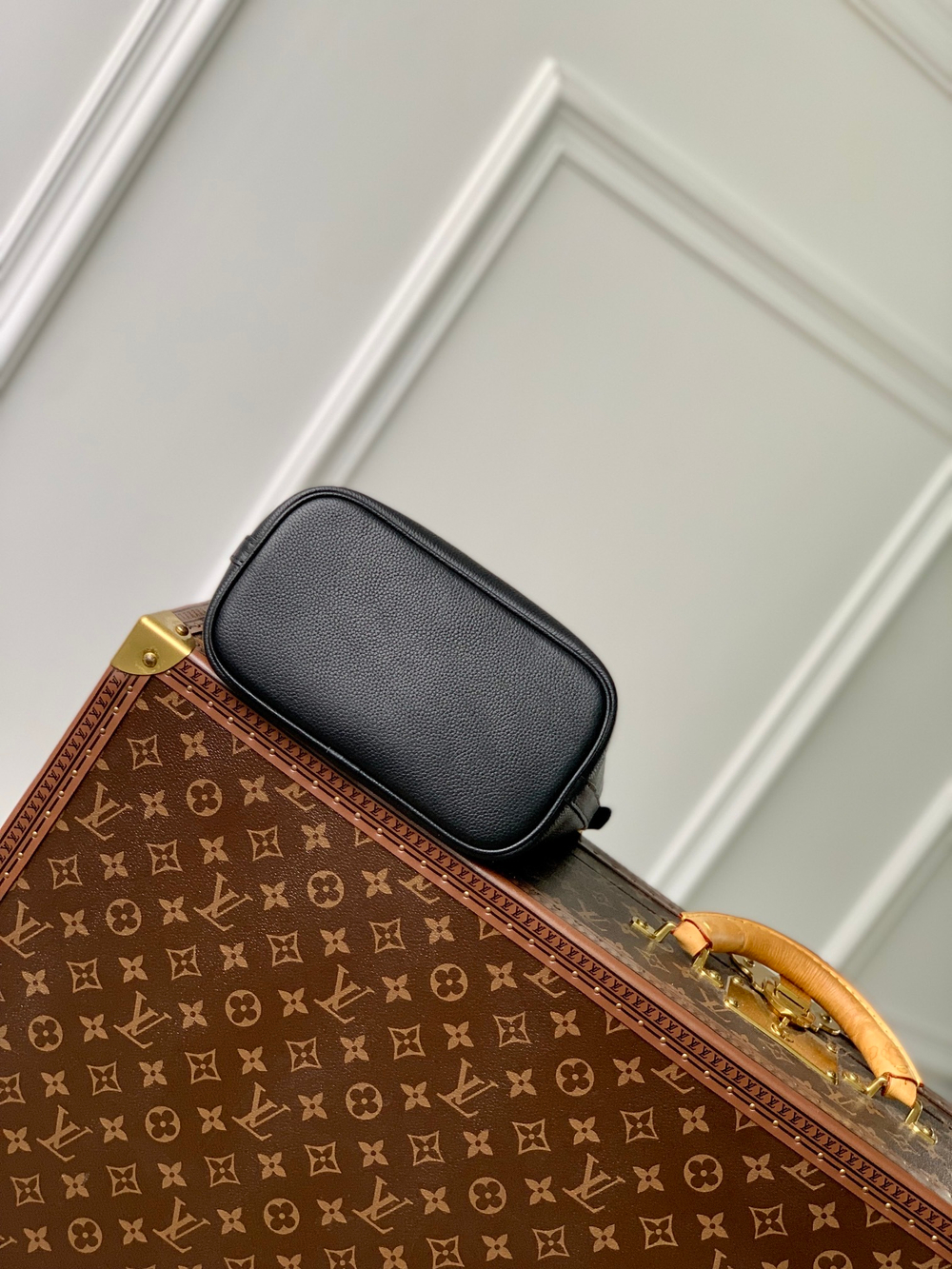 Louis Vuitton Lock and Walk