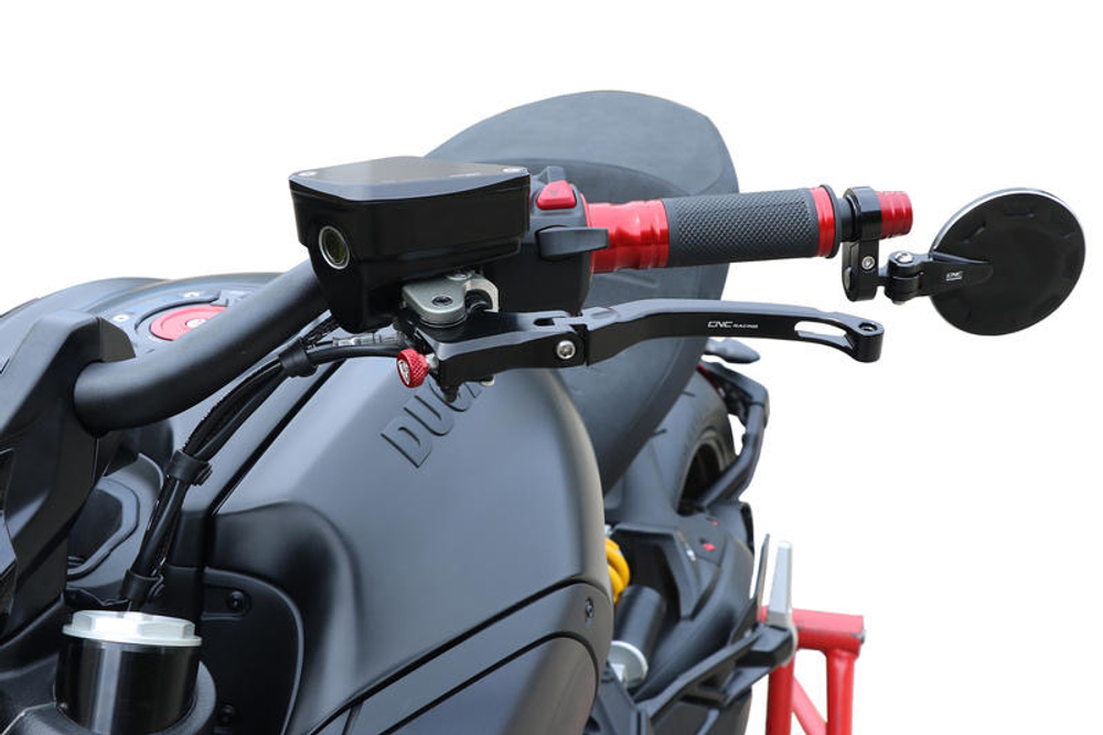 CNC Racing Крышки бачков тормозной жидкости и жидкости сцепления Ducati Diavel KT550