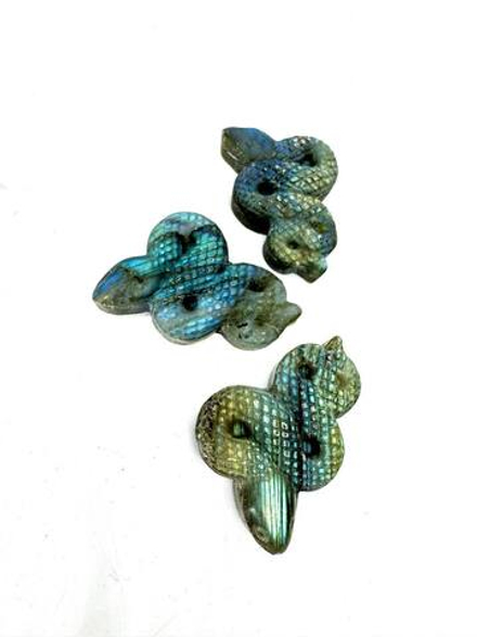 Фигура из Лабрадора "Змея"