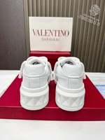 Кроссовки Valentino
