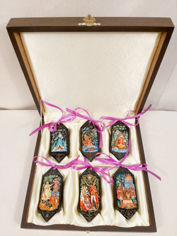 Набор из 6-ти ёлочных игрушек-конфет с ручной росписью Палех "Сказки" в футляре