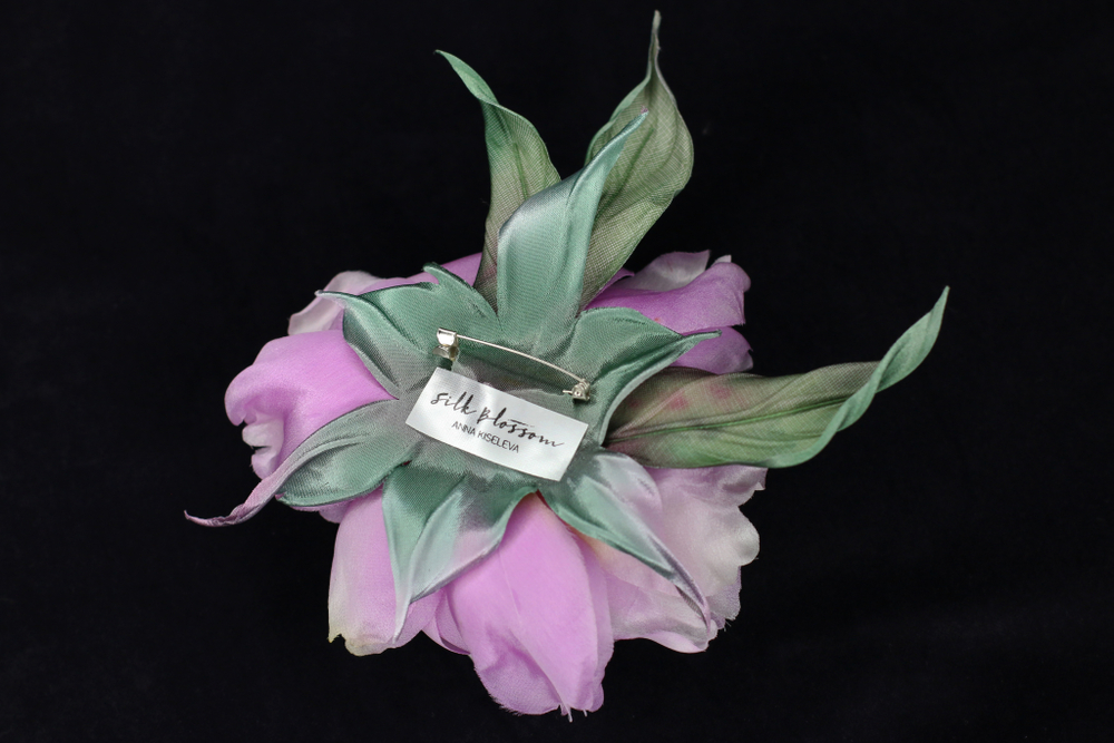 Брошь из шелка - Сиреневый пион