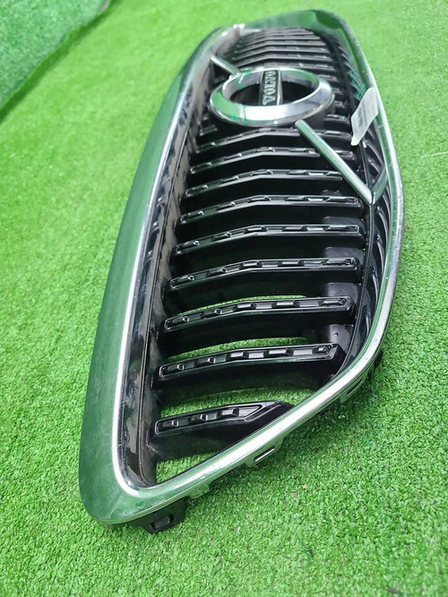 Решетка радиатора Volvo V40 2 (2016-2019)