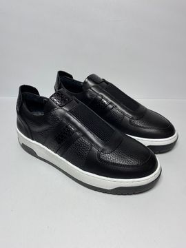 Кроссовки женские