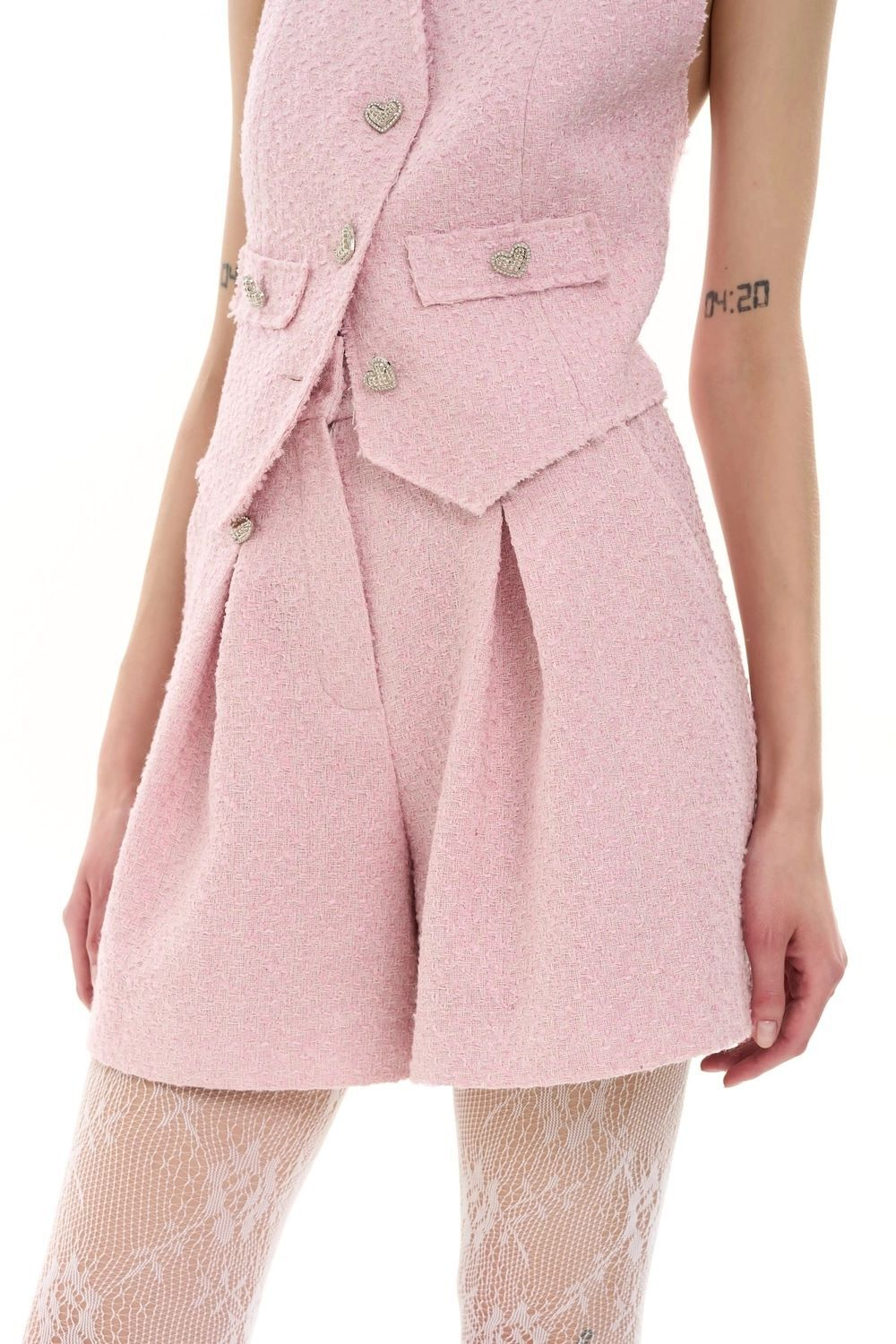 Шорты-мини с защипами твидовые