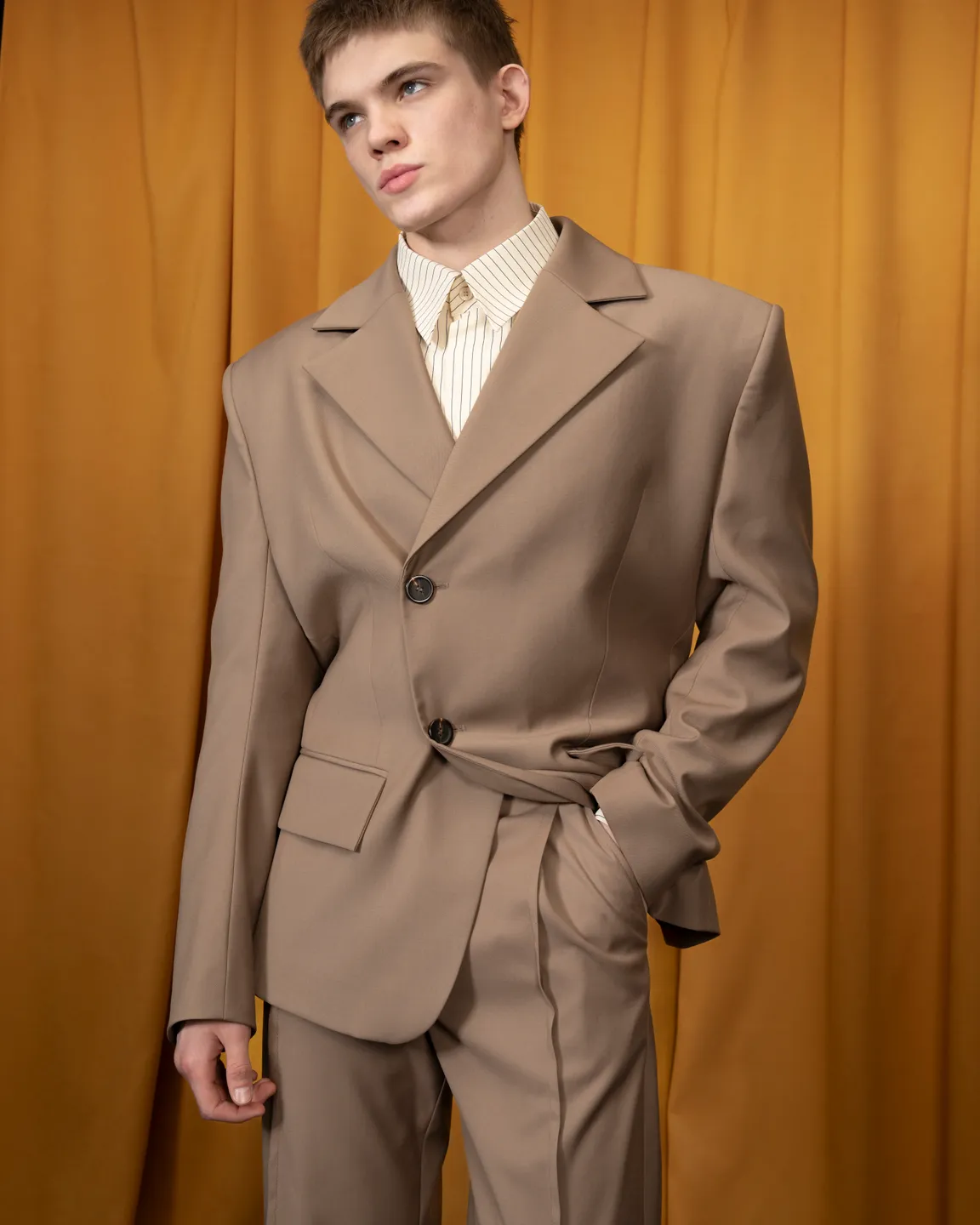 Пиджак бежевый 