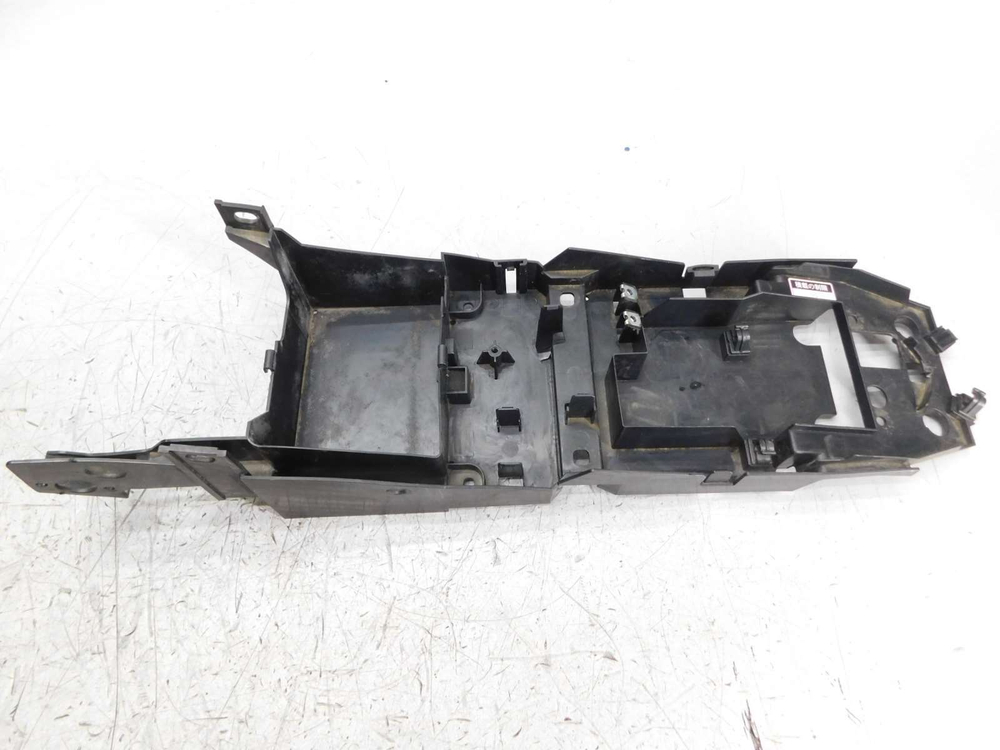 Пластик внутренний Yamaha FZ1 Fazer RN21J 2D1-8212B