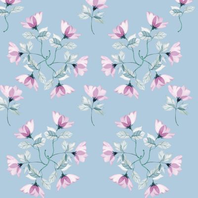 сиреневые прозрачные цветы на голубом фоне