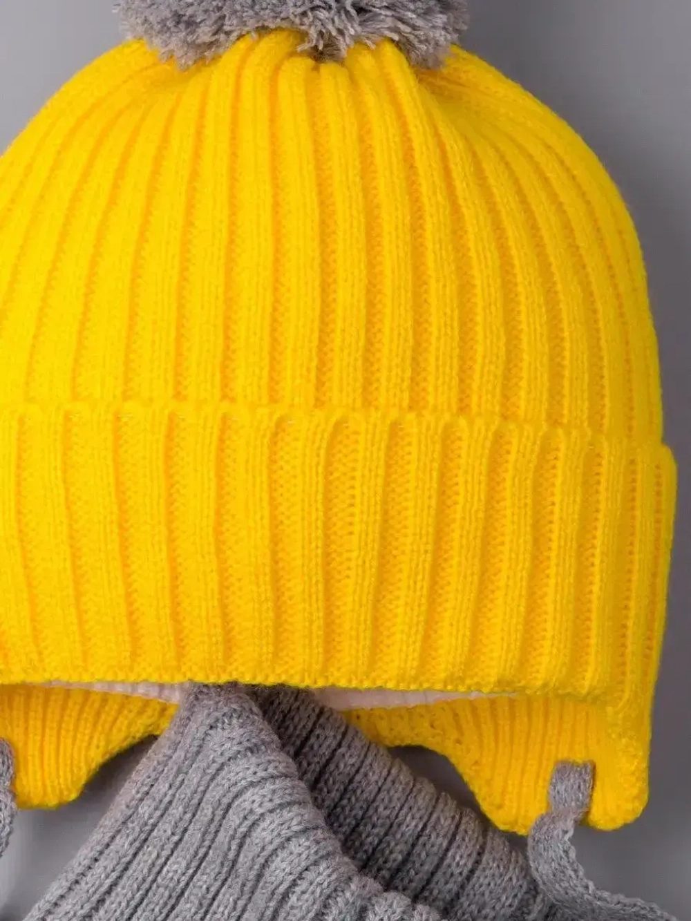 Шапка детская осенняя вязаная и снуд