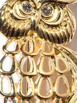 "Отус" брошь в золотом покрытии из коллекции "Bubo" от Jenavi с замком булавка