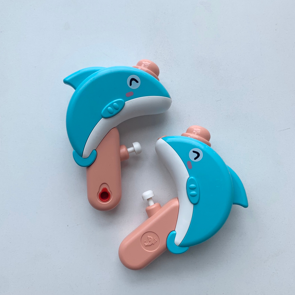 Водный пистолет в виде акулы