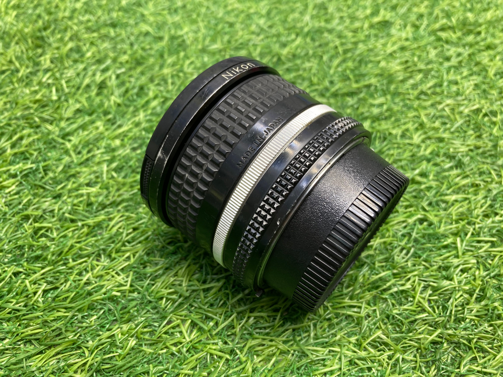 Nikon Nikkor 20mm 2.8