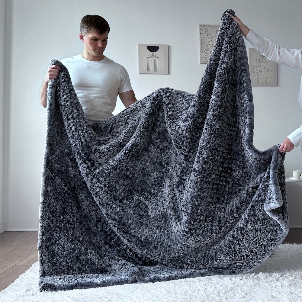 вязаный плед из натурального меха