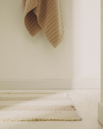 Коврик для ванной Bina из 100% хлопкового жаккарда цвета экрю 50 x 70 см