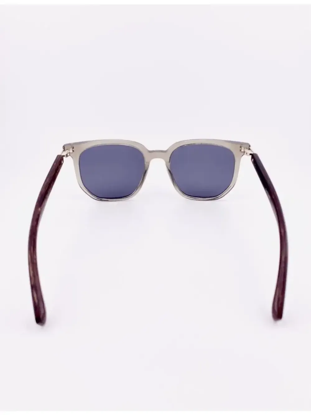 Очки солнцезащитные