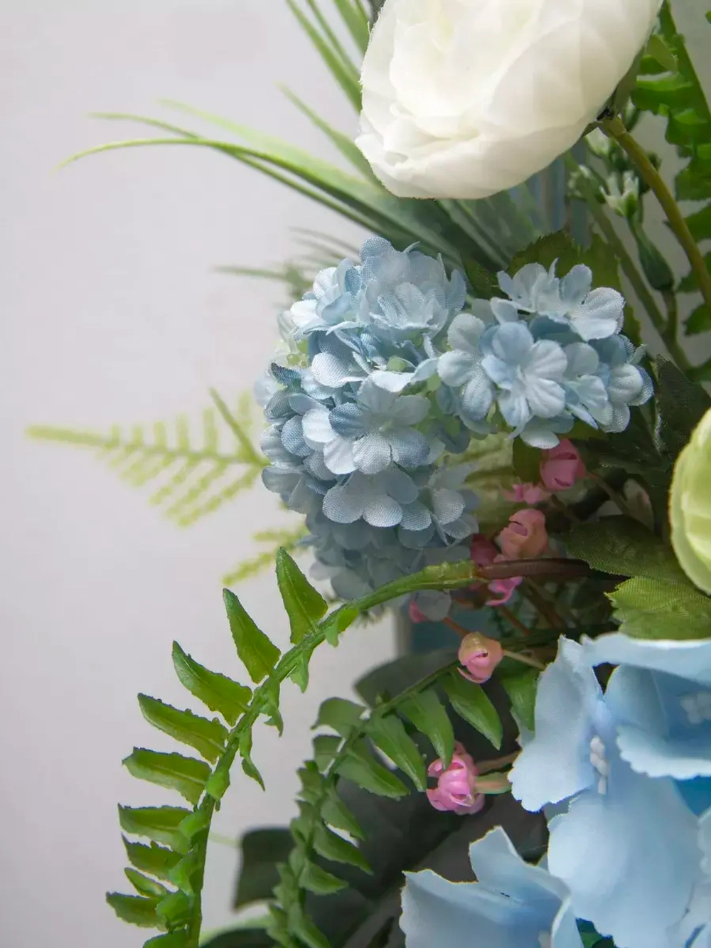 Цветочная композиция в багетной раме