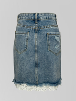 Джинсовая юбка JN 6197 с пуговицами и отделкой кружевом внизу