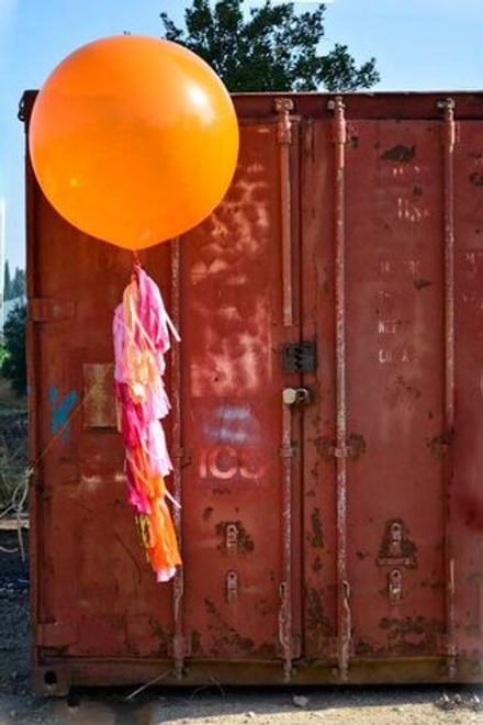 Большой оранжевый шар