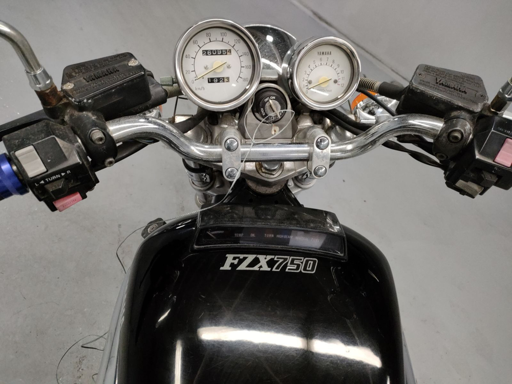 Yamaha FZX750 042662