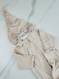 Комбинезон для новорожденного велюровый