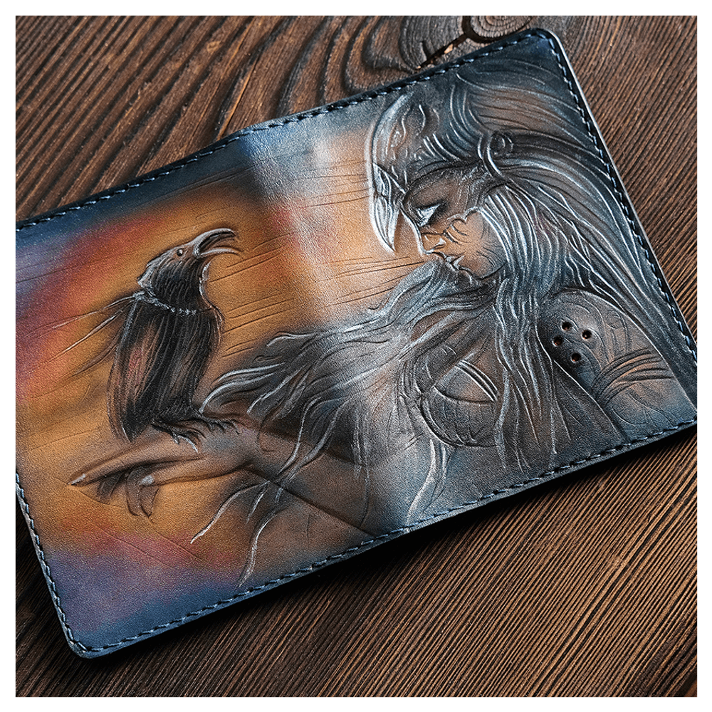 Кожаная обложка на паспорт «Ворон»